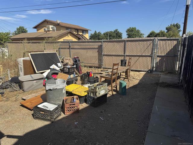918 E 3rd Avenue, Escondido CA: https://media.crmls.org/mediaz/bd8d3bae-e673-4524-9dc5-29e5fe7a6557.jpg