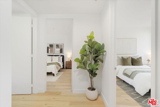 625 S Berendo Street, Los Angeles CA: https://media.crmls.org/mediaz/bd8d4e03-2987-4d63-84fc-fb9f27c741d3.jpg