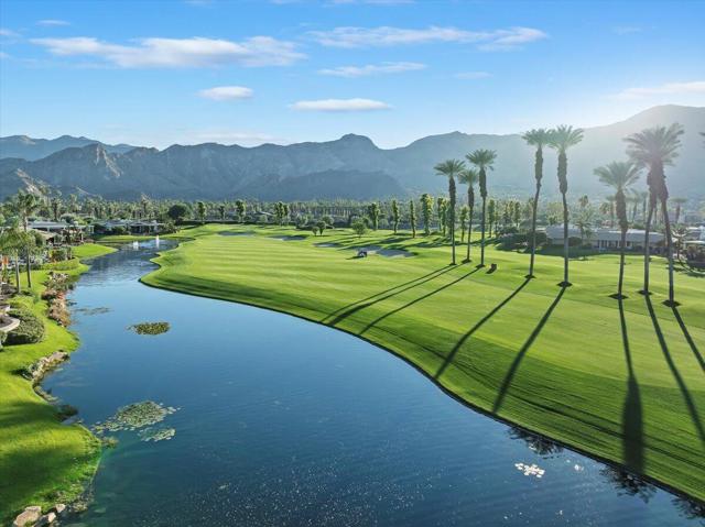 2 Deerfield Court, Rancho Mirage CA: https://media.crmls.org/mediaz/bd8d81c6-277c-458a-af52-fd814a1dd05a.jpg