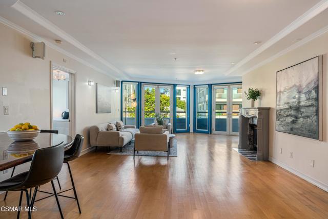 1645 Malcolm Avenue, Los Angeles CA: https://media.crmls.org/mediaz/bd8d949b-dcb7-414e-a93d-d0e44d76cc05.jpg