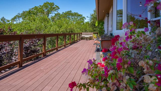 15 Kiowa Court, Portola Valley CA: https://media.crmls.org/mediaz/bd8db4e2-ed8d-4583-90dd-01b28c7ddf24.jpg