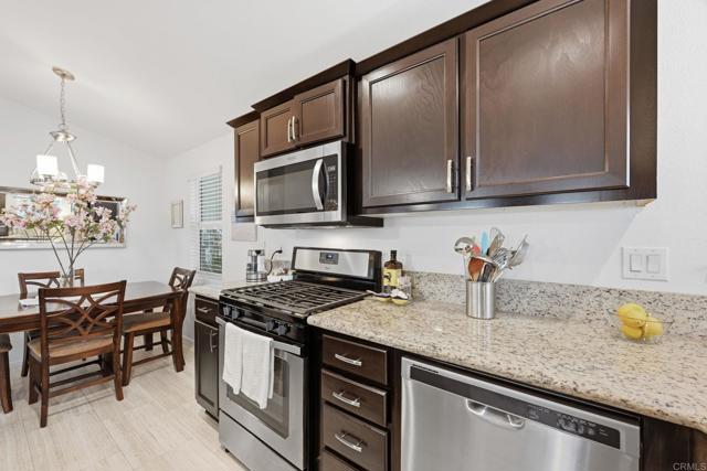 Detail Gallery Image 8 of 31 For 200 N El Camino Real Spc 15,  Oceanside,  CA 92058 - 3 Beds | 2 Baths