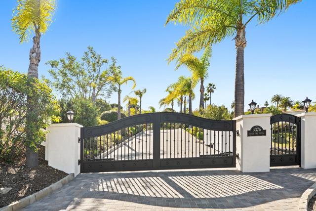 Detail Gallery Image 4 of 51 For 3376 Calle Tres Vistas, Encinitas,  CA 92024 - 5 Beds | 5/1 Baths
