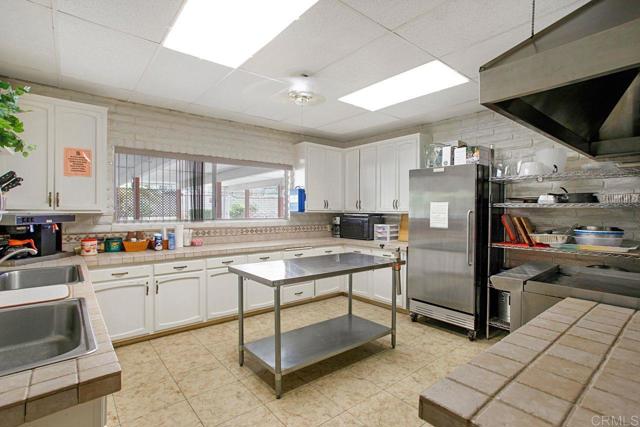 Detail Gallery Image 28 of 49 For 1506 Oak Dr #4,  Vista,  CA 92084 - 2 Beds | 2 Baths