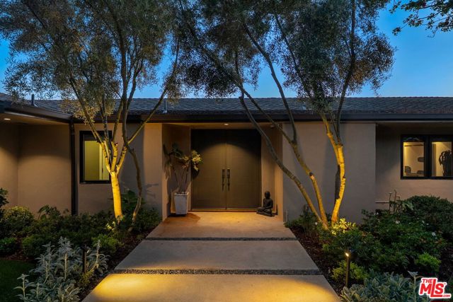 7840 Torreyson Drive, Los Angeles CA: https://media.crmls.org/mediaz/bd8ea258-2eb7-4ca1-ab87-e8d4d291725a.jpg