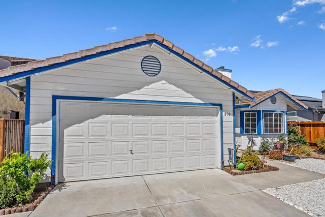910 Cortina Way, Salinas CA: https://media.crmls.org/mediaz/bd8ede3f-09f0-4c06-b4ef-f06fd6dd212c.jpg