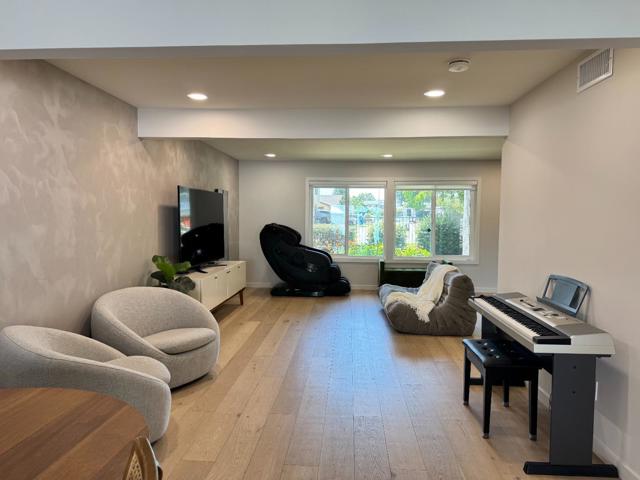 4655 Columbia River Court, San Jose CA: https://media.crmls.org/mediaz/bd8f37d1-be09-4d0c-873c-db954c366972.jpg