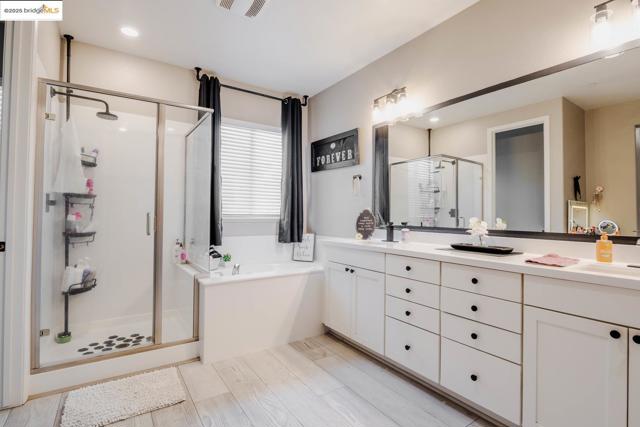 5132 Kevin PL, Rohnert Park CA: https://media.crmls.org/mediaz/bd8f788c-855b-4948-bf87-b05a2481de55.jpg
