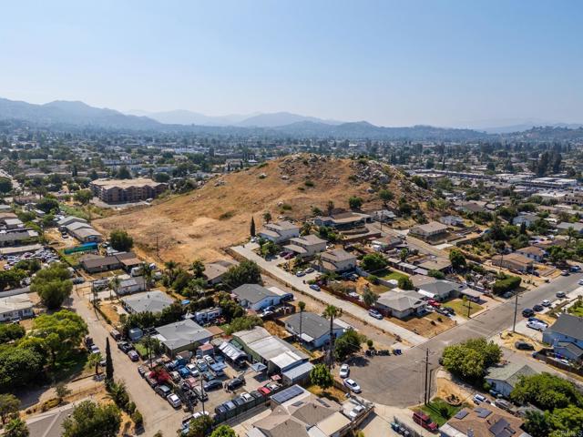 1161 N Anza Street, El Cajon CA: https://media.crmls.org/mediaz/bd8f89d2-9c14-4bd8-a334-d23de01183de.jpg