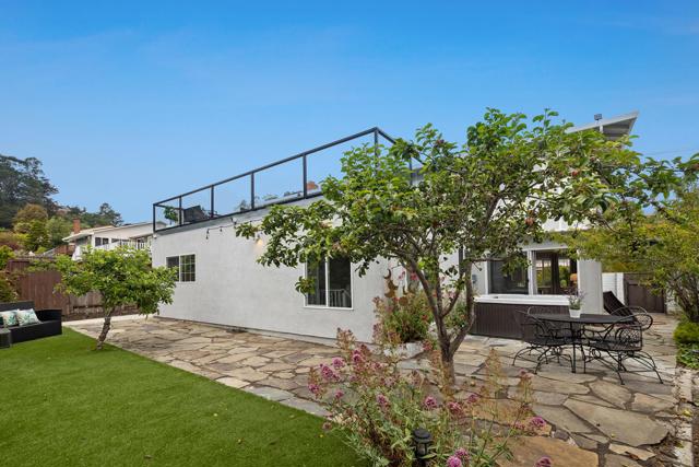 1001 Everglades Drive, Pacifica CA: https://media.crmls.org/mediaz/bd8f8e0f-0fe9-4437-a19c-dba41bd32680.jpg