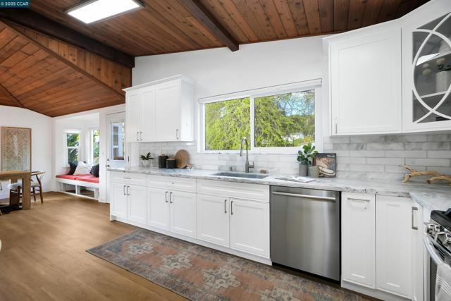 307 Ash, El Sobrante CA: https://media.crmls.org/mediaz/bd8fa953-a98f-4578-9acc-78eed8228706.jpg