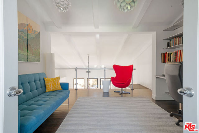 1323 Club View Drive, Los Angeles CA: https://media.crmls.org/mediaz/bd8fcab6-8c82-4e9d-9019-112b4c12d678.jpg