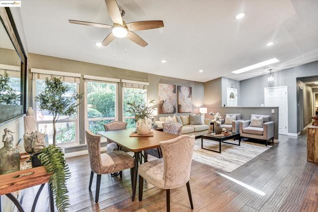 7 Saint Stephens Dr, Orinda CA: https://media.crmls.org/mediaz/bd90544a-0f4d-4c79-b270-22c44a25079e.jpg