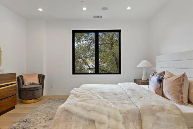 18061 Saratoga Los Gatos Road, Monte Sereno CA: https://media.crmls.org/mediaz/bd91b5f3-efcc-4c42-b0e7-50c24af05215.jpg
