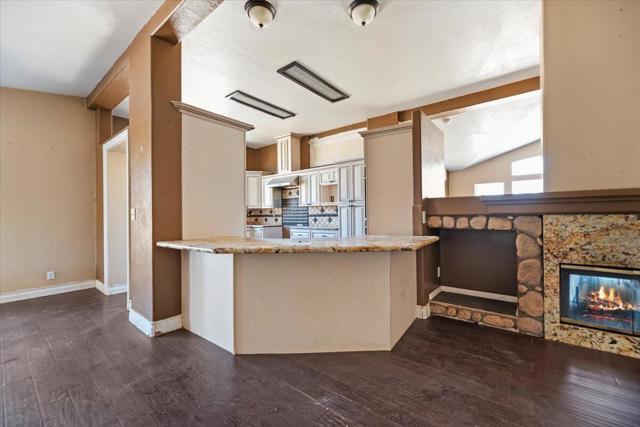 25-Kitchen