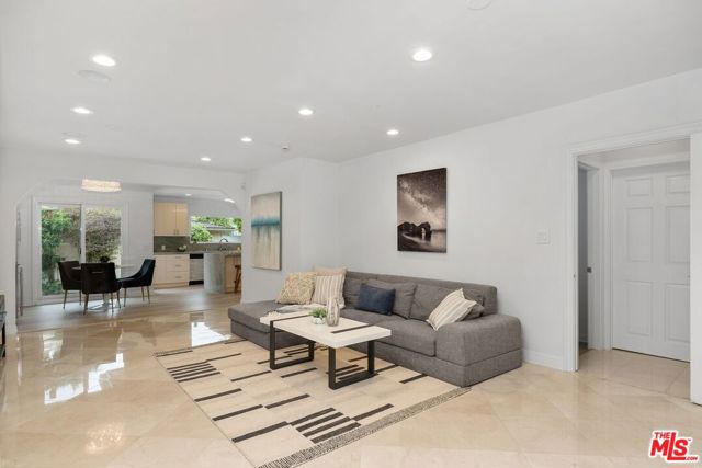 465 N Kilkea Drive, Los Angeles CA: https://media.crmls.org/mediaz/bd91cfe7-02f3-40bb-b84f-aa047407617d.jpg