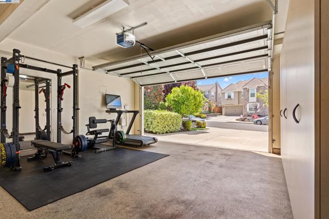 1736 Cottswald St, Danville CA: https://media.crmls.org/mediaz/bd91f409-f083-4049-bfda-e1242996f83e.jpg