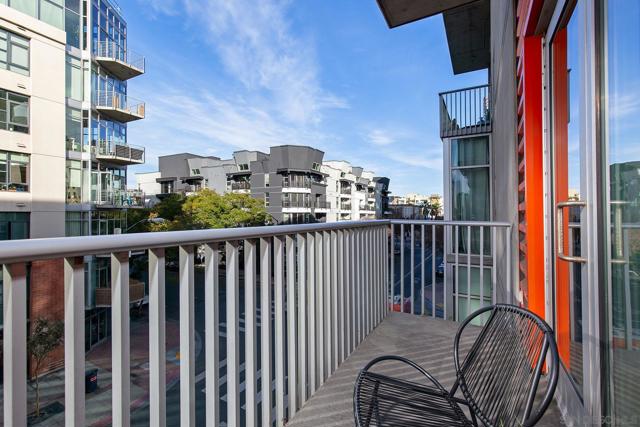 1025 Island Ave, San Diego CA: https://media.crmls.org/mediaz/bd9235bd-dd90-4a04-8ed0-75374fc9d377.jpg