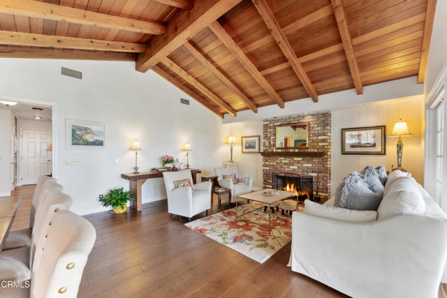 Detail Gallery Image 8 of 52 For 2210 Brambling Ln, Pasadena,  CA 91107 - 3 Beds | 3 Baths