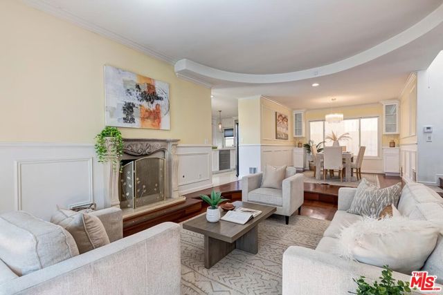 3804 Lenawee Avenue, Culver City CA: https://media.crmls.org/mediaz/bd92ce05-86eb-4c14-b18d-fb7ab0dd43a6.jpg