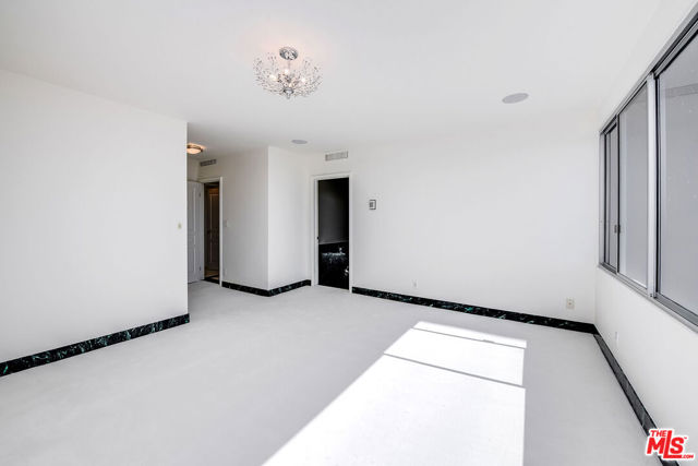875 Comstock Avenue, 9D photo 33