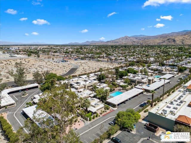 476 Bradshaw Lane, Palm Springs CA: https://media.crmls.org/mediaz/bd93920b-7c11-4056-8d87-00c43bd42928.jpg