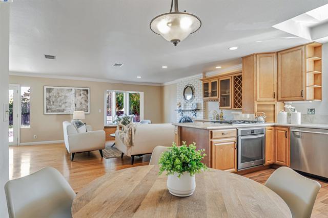 9694 Ashby way, San Ramon CA: https://media.crmls.org/mediaz/bd93f0ec-2102-48c9-aa8e-385374a913d1.jpg