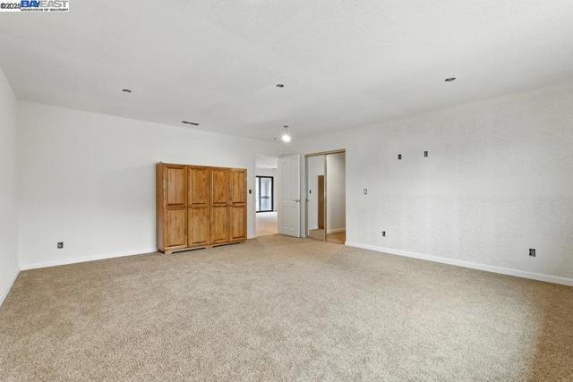 21798 Independent School Rd, Castro Valley CA: https://media.crmls.org/mediaz/bd94af6d-2101-4a3b-80d6-b0d965d44332.jpg