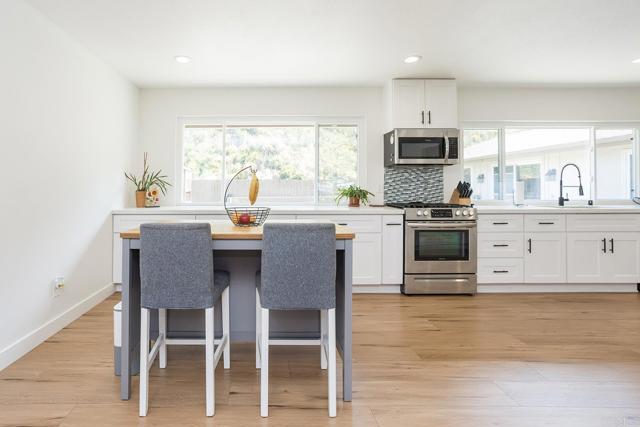 Detail Gallery Image 10 of 53 For 5627 Yerba Anita, San Diego,  CA 92115 - 4 Beds | 2 Baths