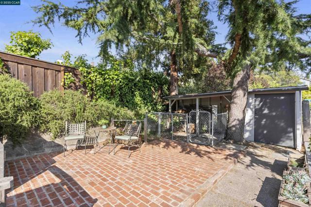 Image 42 of 48 For 2860 Alida St