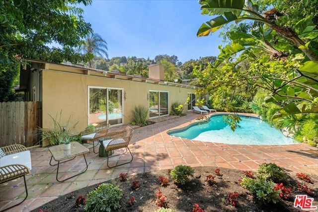 1220 N Norman Place, Los Angeles CA: https://media.crmls.org/mediaz/bd96ab70-83c1-4010-bc08-aa9e34f3a853.jpg