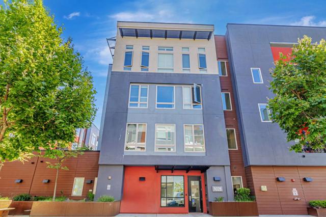 1028 Foster Square Lane, Foster City CA: https://media.crmls.org/mediaz/bd96c4f9-4eac-4402-aa1e-eb98899afacf.jpg