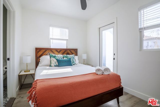 329 N Alexandria Avenue, Los Angeles CA: https://media.crmls.org/mediaz/bd971939-8cf4-44d9-986c-a51a0d31a56d.jpg