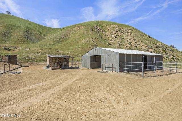 2837 Clear Canyon Road, Lebec CA: https://media.crmls.org/mediaz/bd978547-2a09-420e-8980-89c8aff321bc.jpg