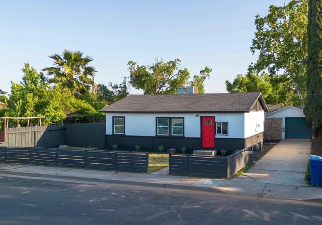 1590 Dale Avenue, Merced CA: https://media.crmls.org/mediaz/bd98339a-530e-4e9d-98b2-e6e402a7b491.jpg