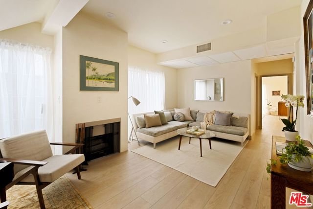 1717 Malcolm Avenue, Los Angeles CA: https://media.crmls.org/mediaz/bd986248-3512-4e87-87a0-dc44fe6a4712.jpg