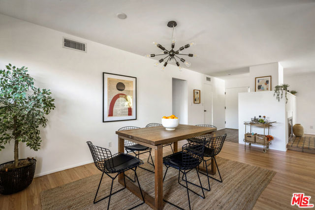 1943 Coolidge Avenue, Altadena CA: https://media.crmls.org/mediaz/bd9a61bc-3995-4d7a-935b-60eda1feb812.jpg
