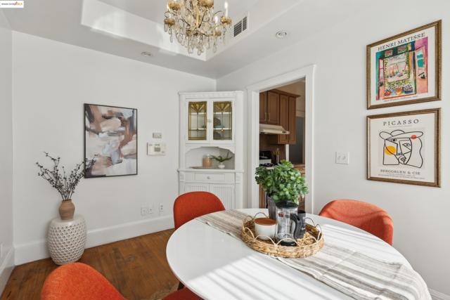 3064 E 15Th St, Oakland CA: https://media.crmls.org/mediaz/bd9bd32b-2dc1-4011-8272-6ed3ca3ba7db.jpg