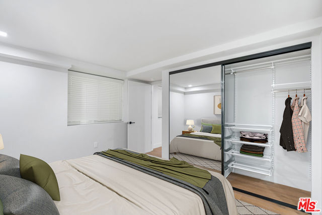12320 MONTANA Avenue, Los Angeles CA: https://media.crmls.org/mediaz/bd9c2a96-2d41-477d-adf4-dc1b34c68519.jpg