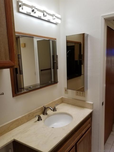 8328 Regents Rd, La Jolla CA: https://media.crmls.org/mediaz/bd9c630a-31c8-4ad6-aa57-146a4218d0b9.jpg