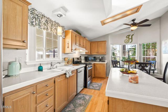 Detail Gallery Image 14 of 45 For 1215 Anchors Way #13,  Ventura,  CA 93001 - 3 Beds | 2 Baths