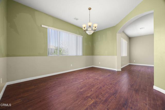 13418 Giro Drive, Bakersfield CA: https://media.crmls.org/mediaz/bd9dd2a4-8d01-407e-871c-e08c5d651fc1.jpg