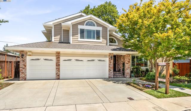 3746 La Costa Ave, Castro Valley CA: https://media.crmls.org/mediaz/bd9ddb10-ff85-49b8-abba-7e9259b1fa86.jpg