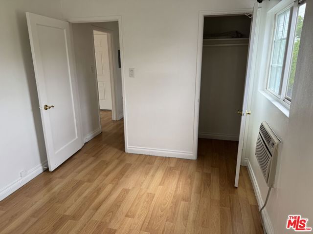 428 S DOHENY Drive, Beverly Hills CA: https://media.crmls.org/mediaz/bd9df9ec-ff94-43cd-9116-b1a74fcaee98.jpg