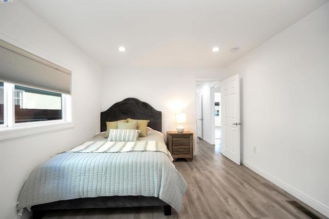 3254 Keith Ave, Castro Valley CA: https://media.crmls.org/mediaz/bd9e4595-4f5d-4b58-a453-ae5bf8ebbc3b.jpg