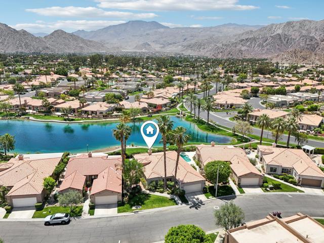 48509 ViA Encanto, La Quinta CA: https://media.crmls.org/mediaz/bd9e53e2-a703-49a5-bf04-8f324d1c72e9.jpg