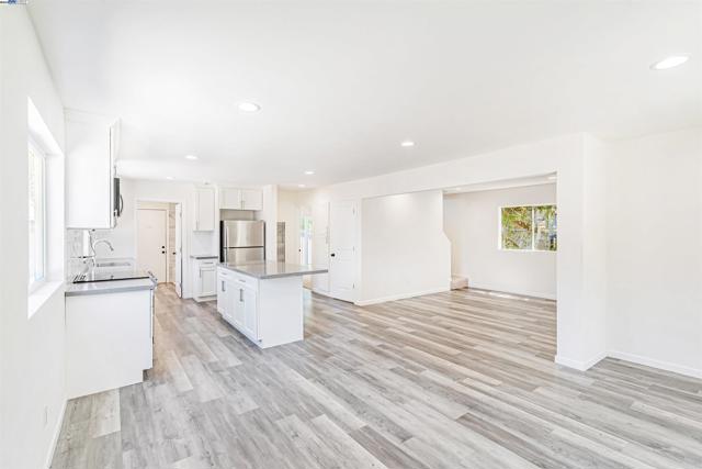 24576 Oneil Ave, Hayward CA: https://media.crmls.org/mediaz/bd9e729d-fab8-4cce-b93e-3926bd4911ff.jpg
