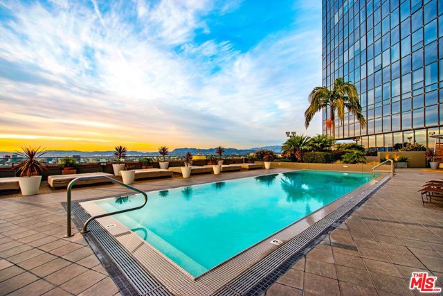 1100 Wilshire Boulevard, Los Angeles CA: https://media.crmls.org/mediaz/bd9f2391-861a-42c4-baa4-7e127847e49c.jpg