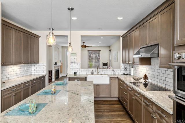 Detail Gallery Image 4 of 30 For 316 Crownview Ct, San Marcos,  CA 92069 - 4 Beds | 3 Baths