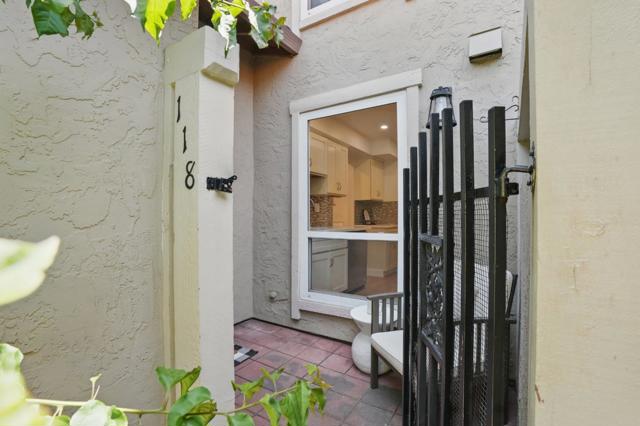 118 Salice Way, Campbell CA: https://media.crmls.org/mediaz/bda00904-14b7-46f9-8bbc-d1741a8371fb.jpg